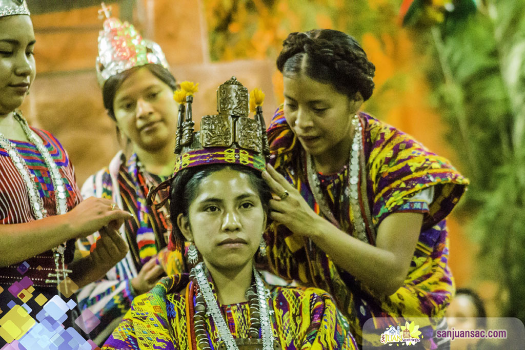 18 Velada Coronación de Reina Indigena San Juan Sacatepéquez Maria Emiliana Sequen