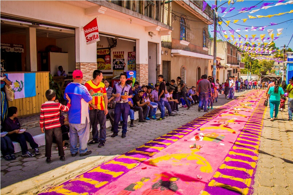 5. Alfombra Jueves Santo San Juan Sacatepequez Asociacion 3 de Mayo