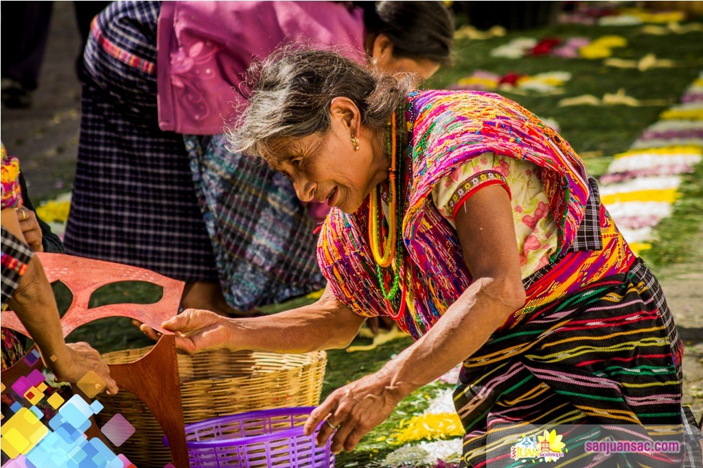 4. Via Crucis, Costumbres y Tradiciones de San Juan Sacatepequez, Semana Santa en Guatemala Mujer Sanjuanera