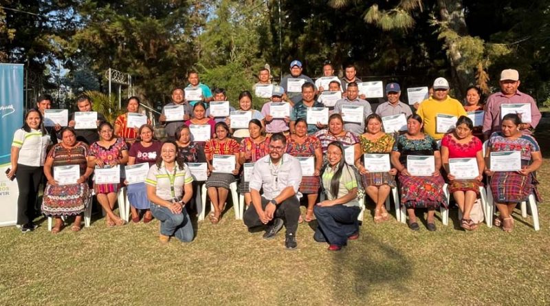 Líderes comunitarios de San Juan Sacatepéquez concluyen formación en liderazgo y participación ciudadana