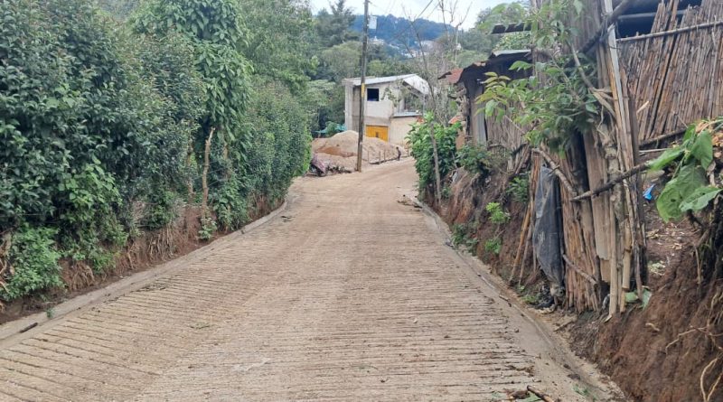 Cementos Progreso impulsa proyecto de pavimentación en Pajoques, San Juan Sacatepéquez.